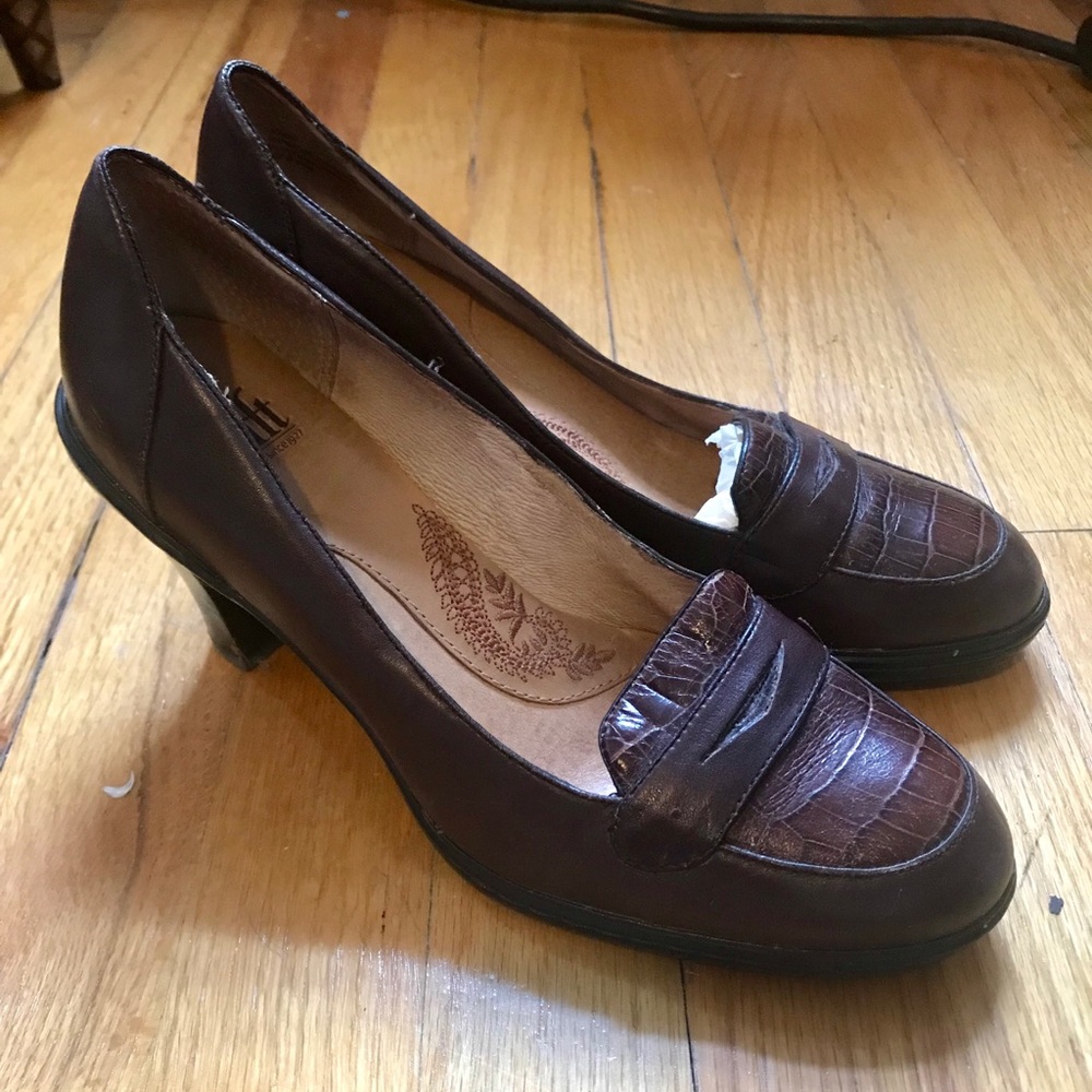 Softt Burgundy Leather High Heeled Penny Loafers 7